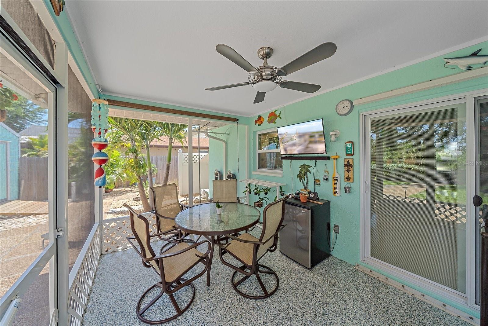 Image 21 of 39 For 10341 Greenway Avenue