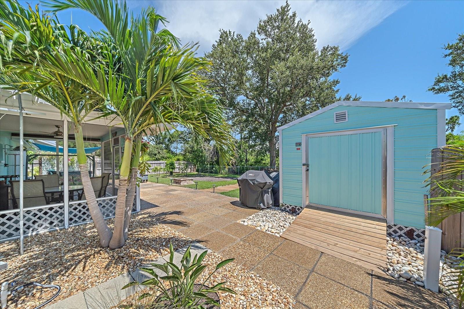 Image 25 of 39 For 10341 Greenway Avenue