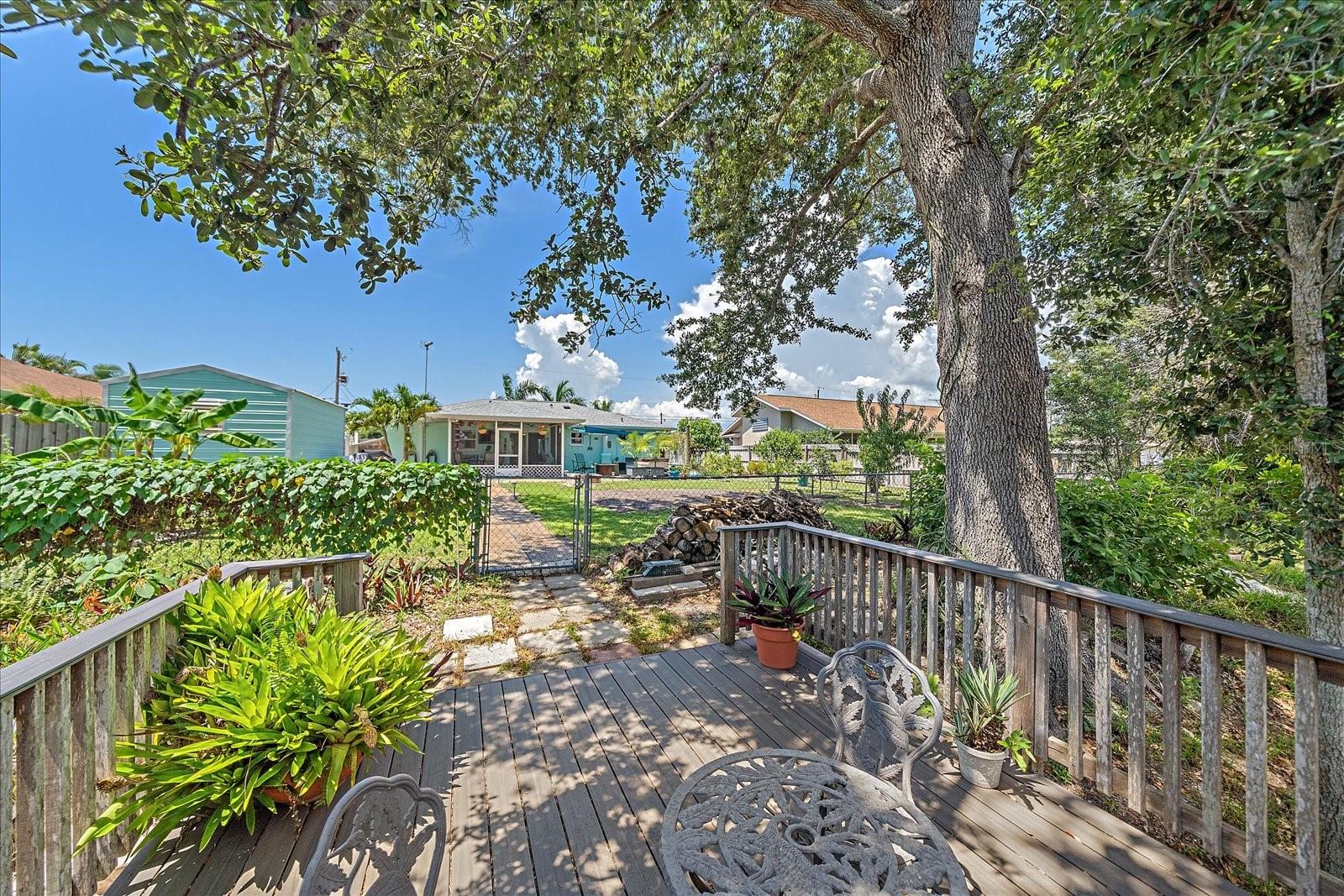 Image 31 of 39 For 10341 Greenway Avenue