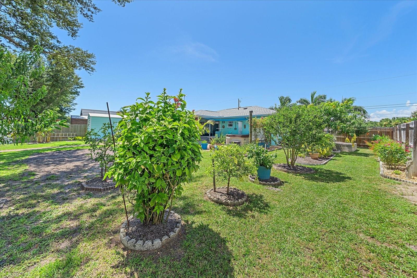 Image 35 of 39 For 10341 Greenway Avenue