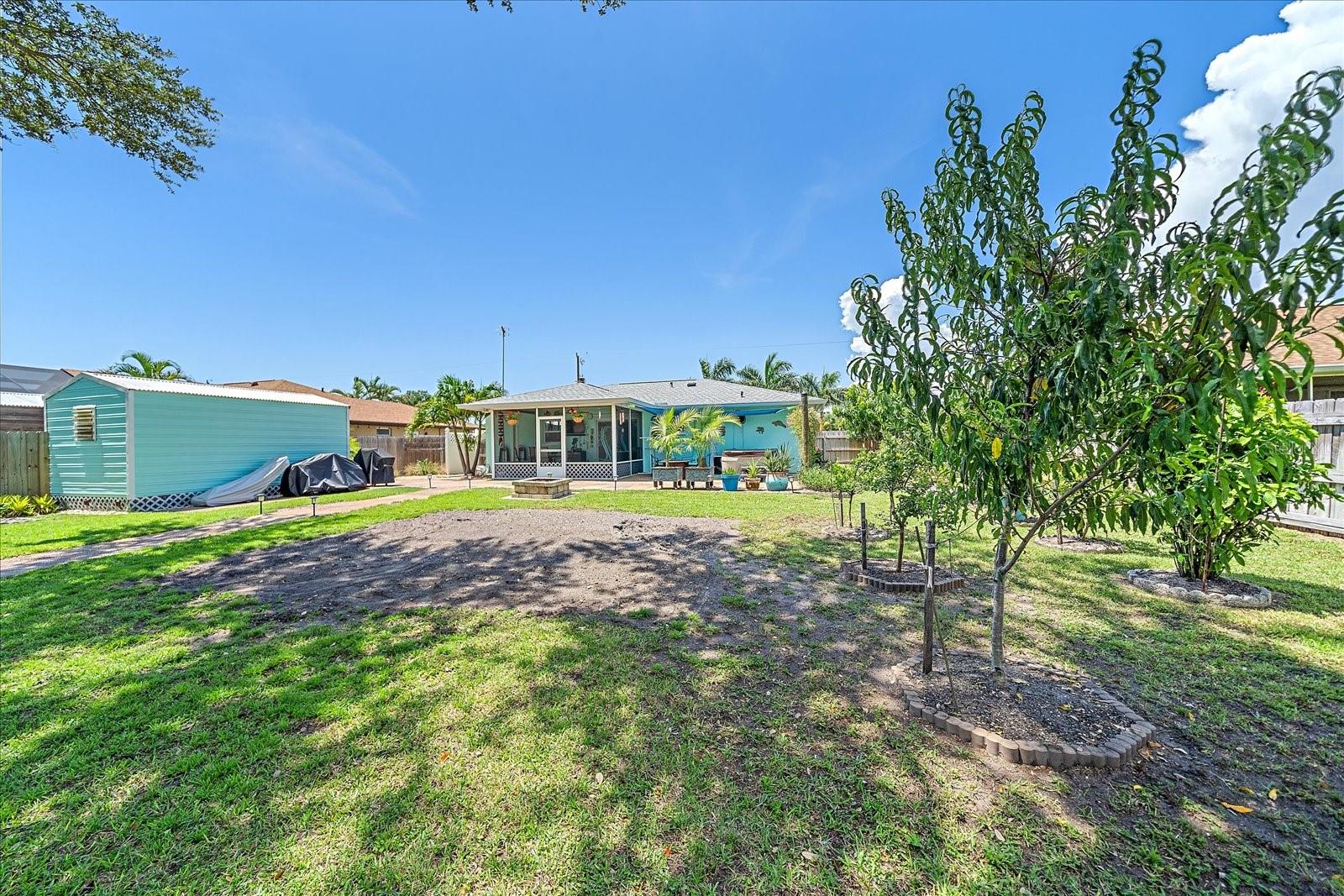 Image 37 of 39 For 10341 Greenway Avenue