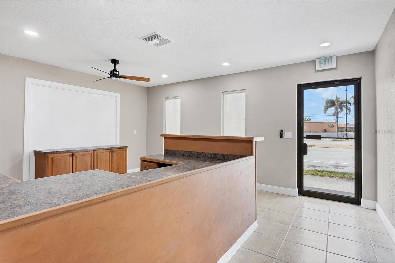 Image 16 of 63 For 641 Venice Avenue