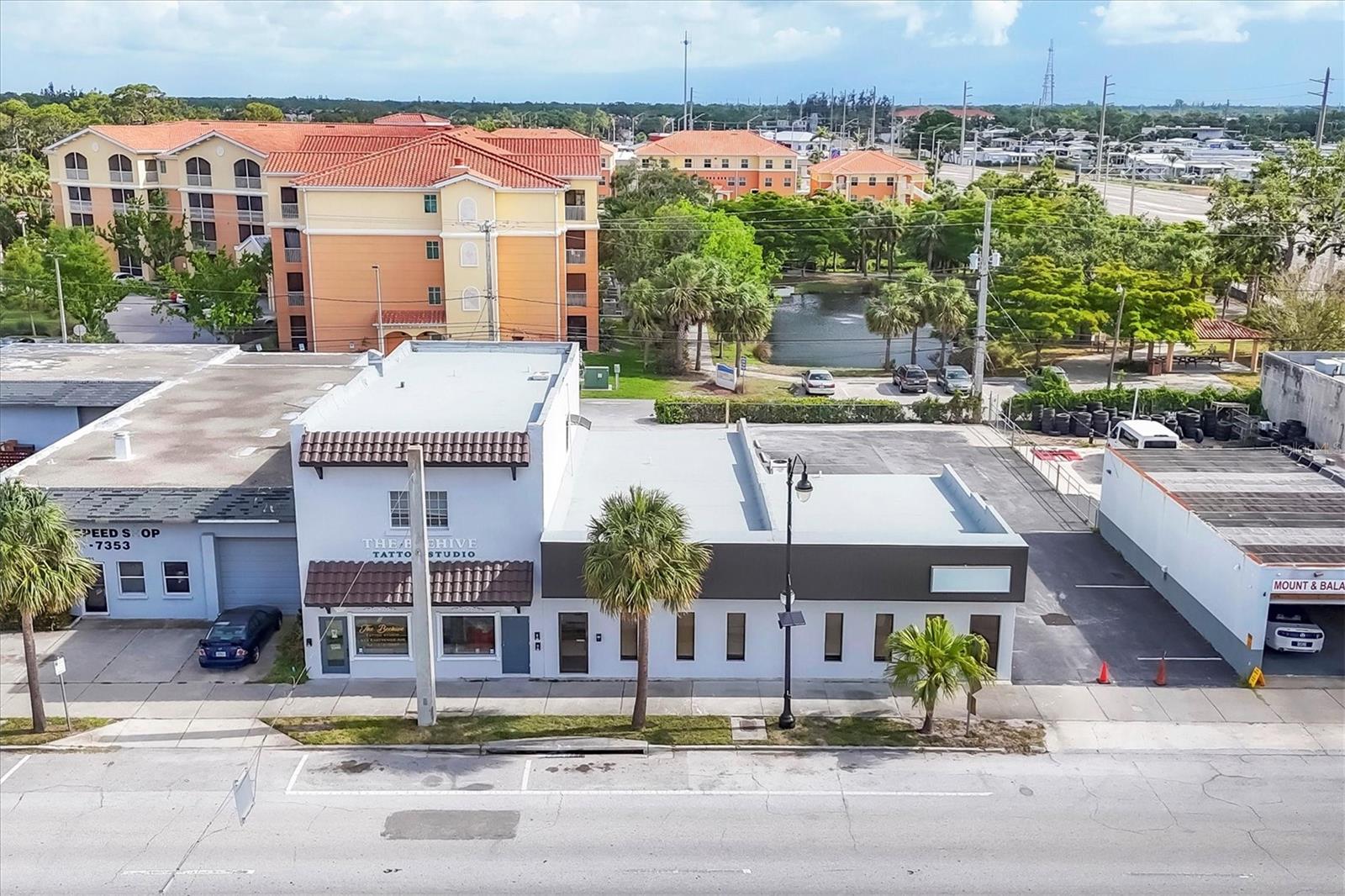 Image 42 of 63 For 641 Venice Avenue