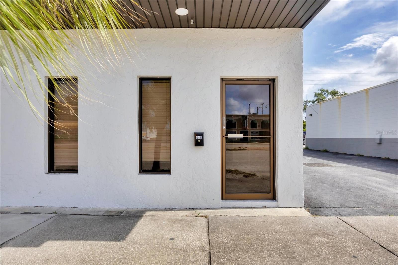 Image 47 of 63 For 641 Venice Avenue