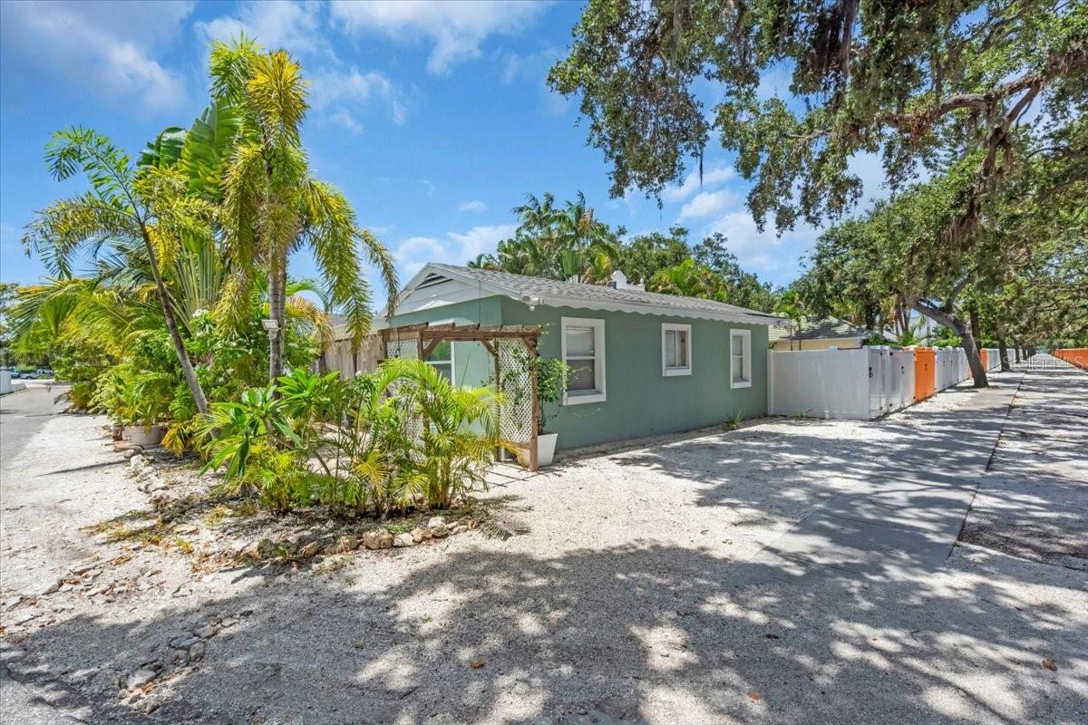 Image 79 of 100 For 1761 Siesta Drive