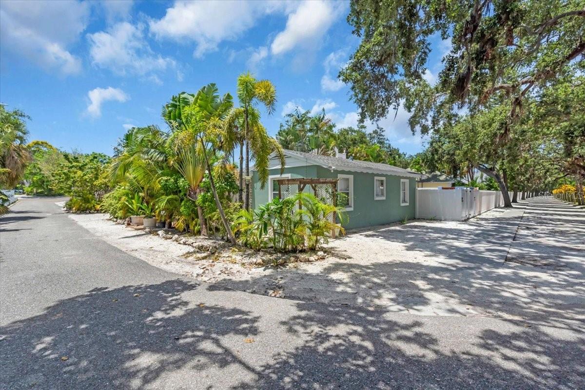 Image 80 of 100 For 1761 Siesta Drive