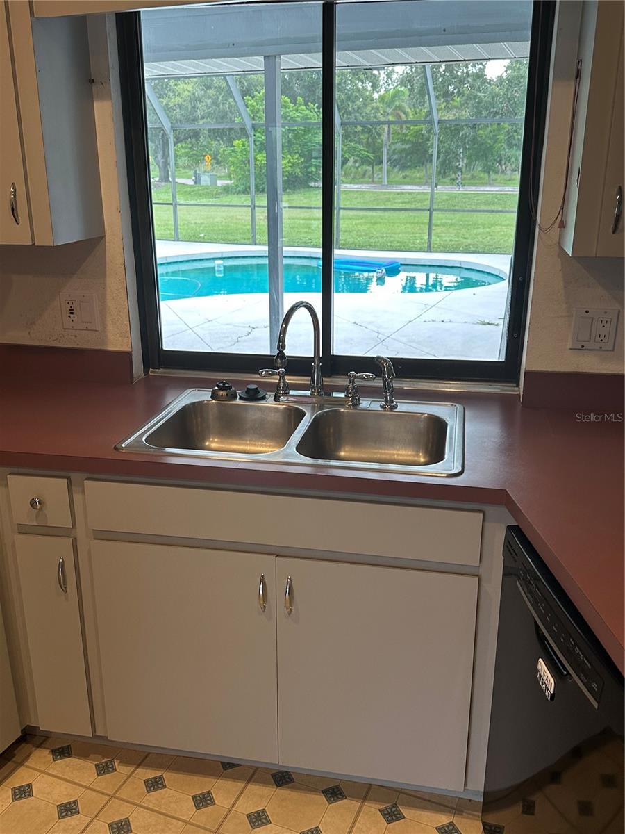 Image 21 of 50 For 543 Silk Oak Drive