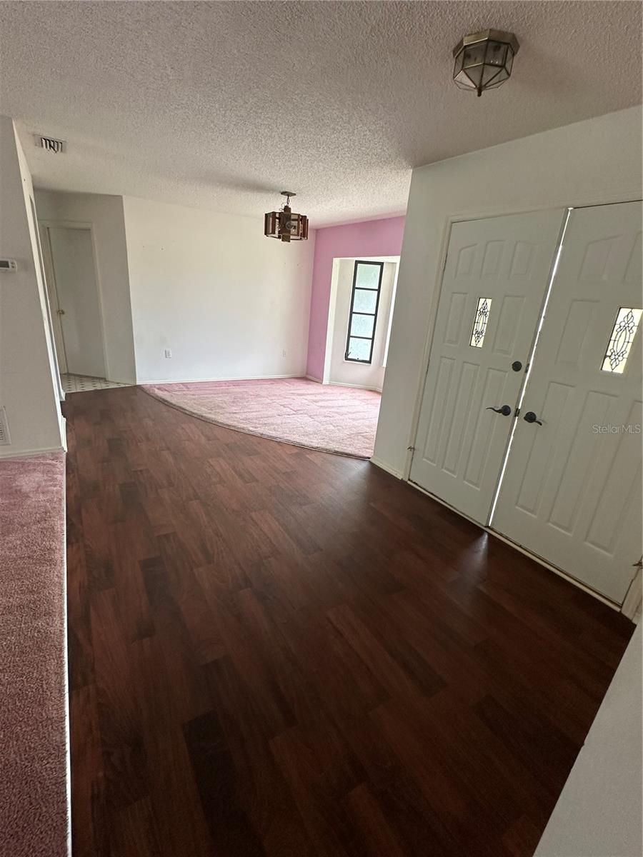 Image 26 of 50 For 543 Silk Oak Drive