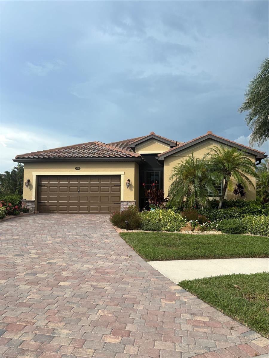 Image 39 of 55 For 20590 Buono Court