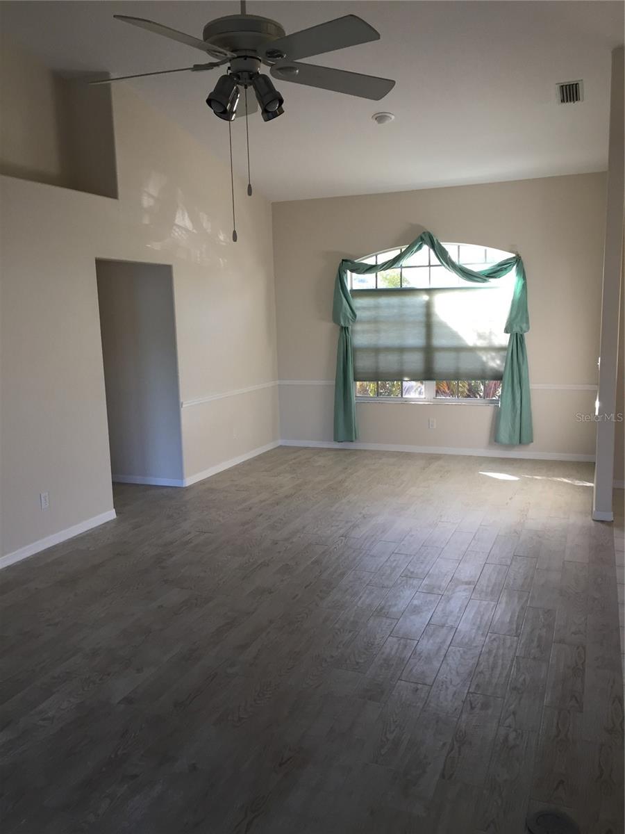Image 13 of 78 For 15140 Lyneburg Avenue