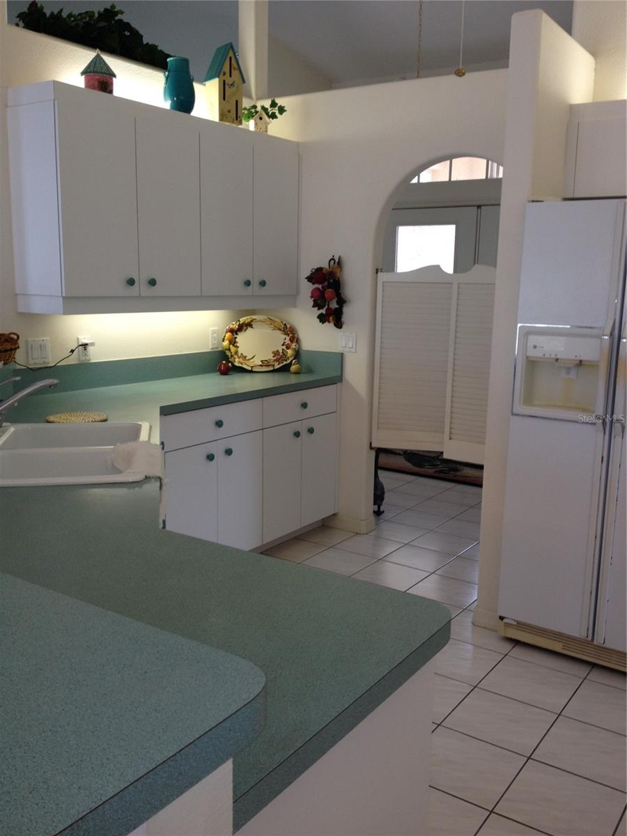 Image 11 of 80 For 15140 Lyneburg Avenue