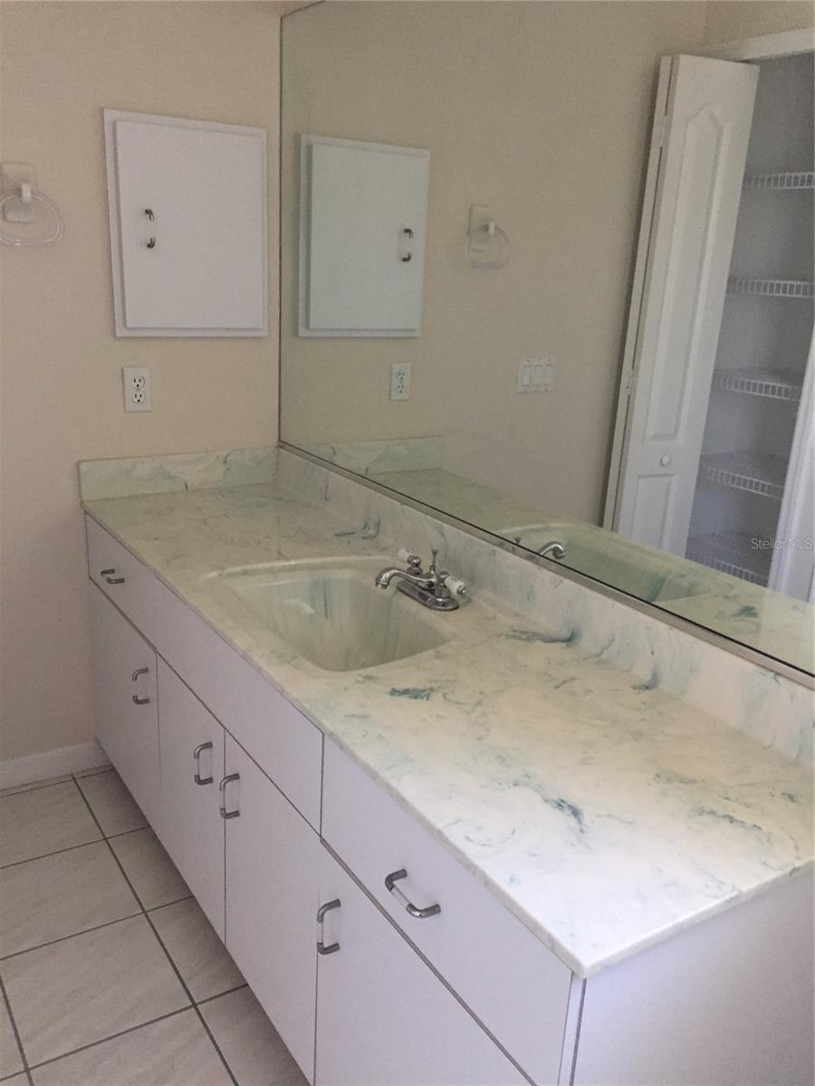 Image 18 of 80 For 15140 Lyneburg Avenue