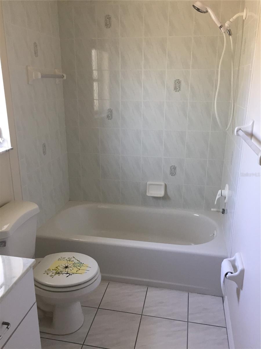 Image 19 of 80 For 15140 Lyneburg Avenue