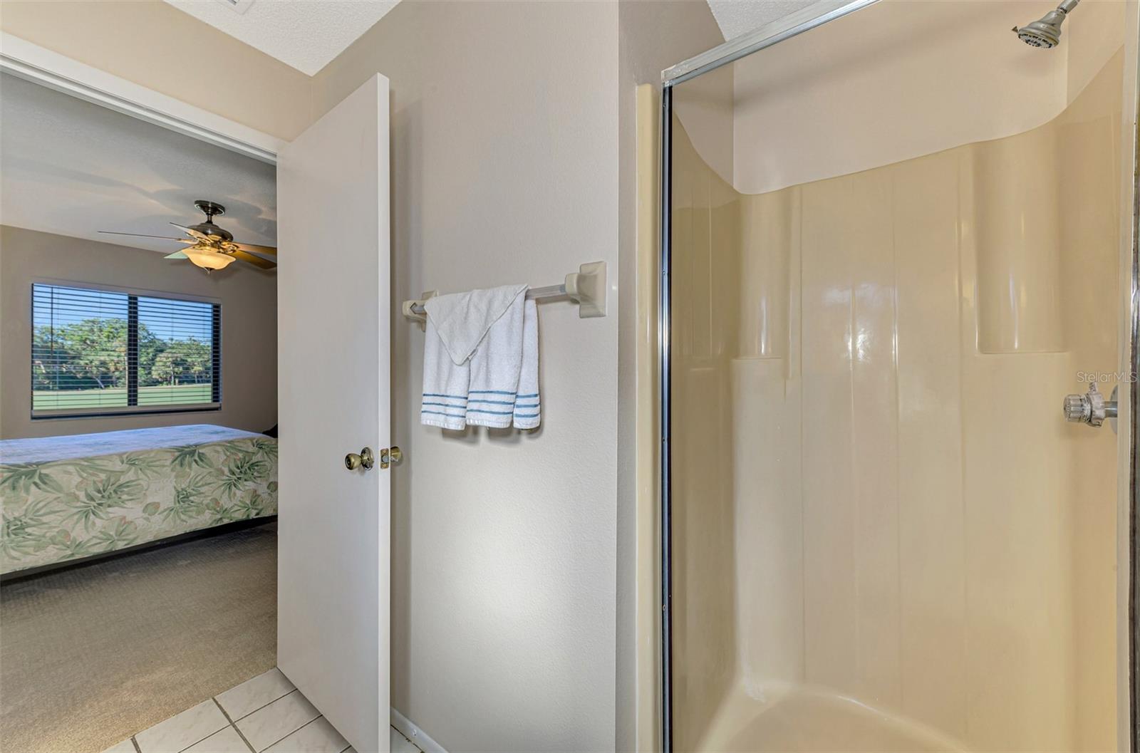 Image 20 of 51 For 927 Capri Isles Boulevard 5