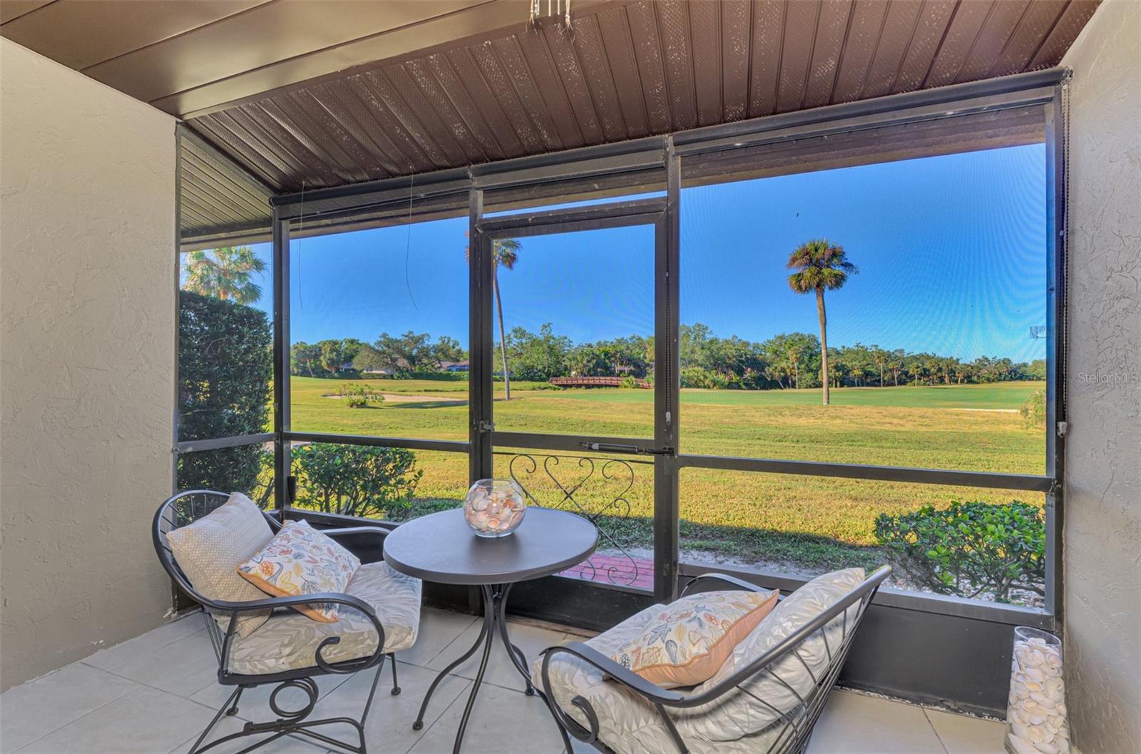 Image 25 of 51 For 927 Capri Isles Boulevard 5