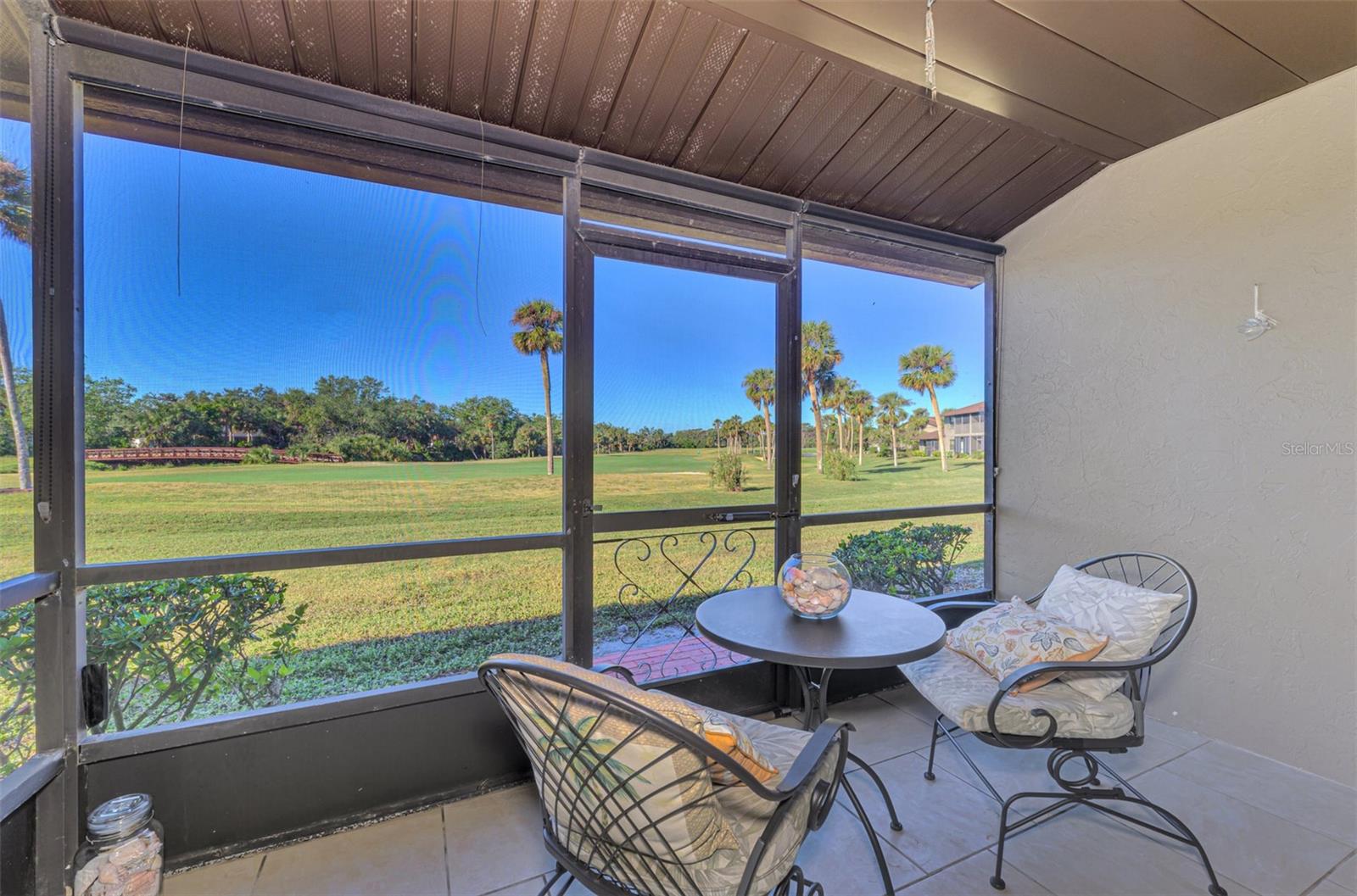 Image 27 of 51 For 927 Capri Isles Boulevard 5