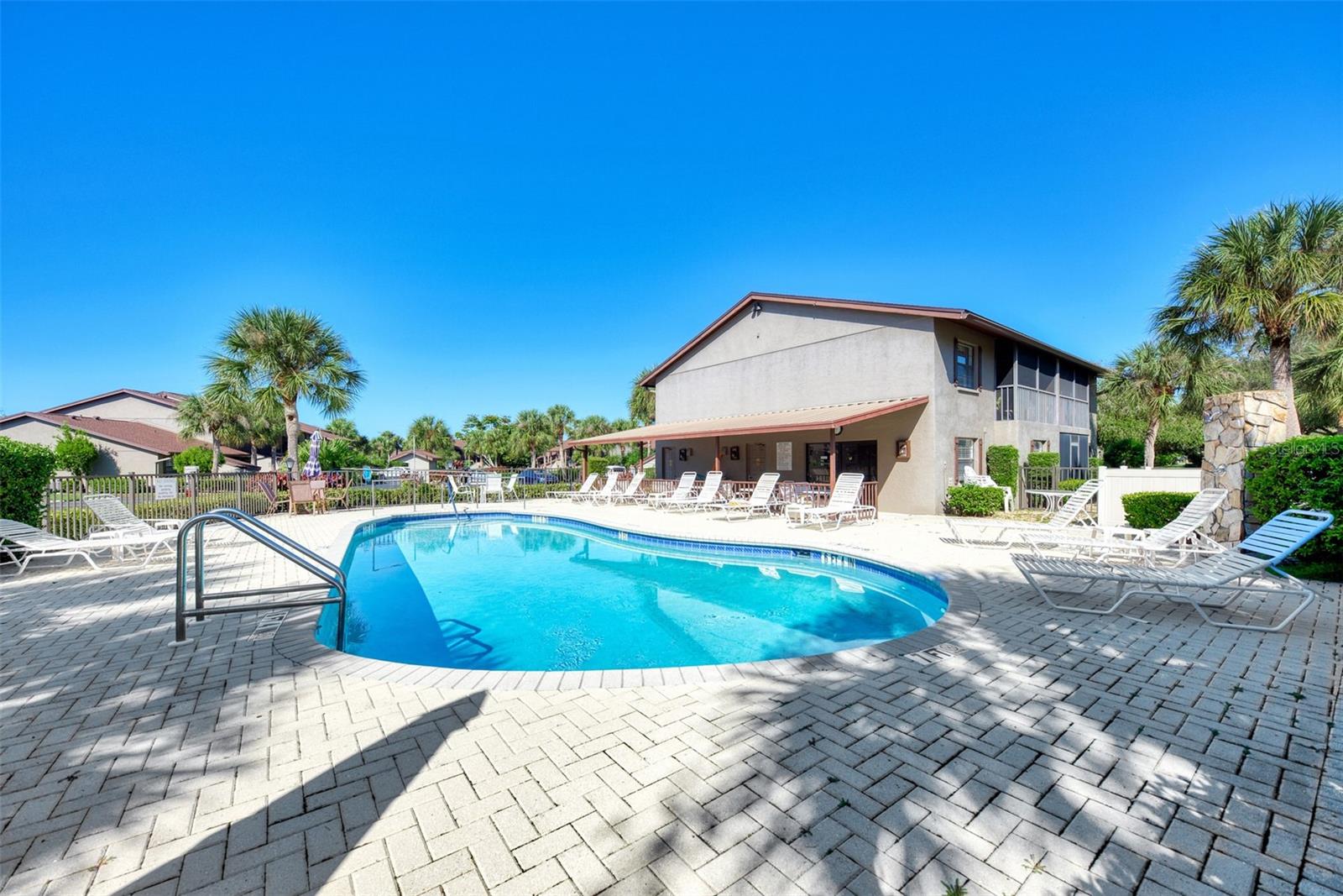 Image 34 of 51 For 927 Capri Isles Boulevard 5