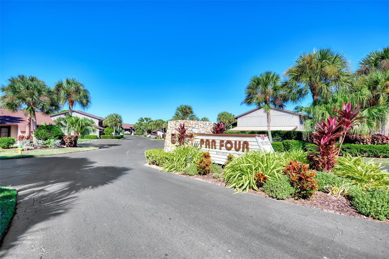 Image 37 of 51 For 927 Capri Isles Boulevard 5
