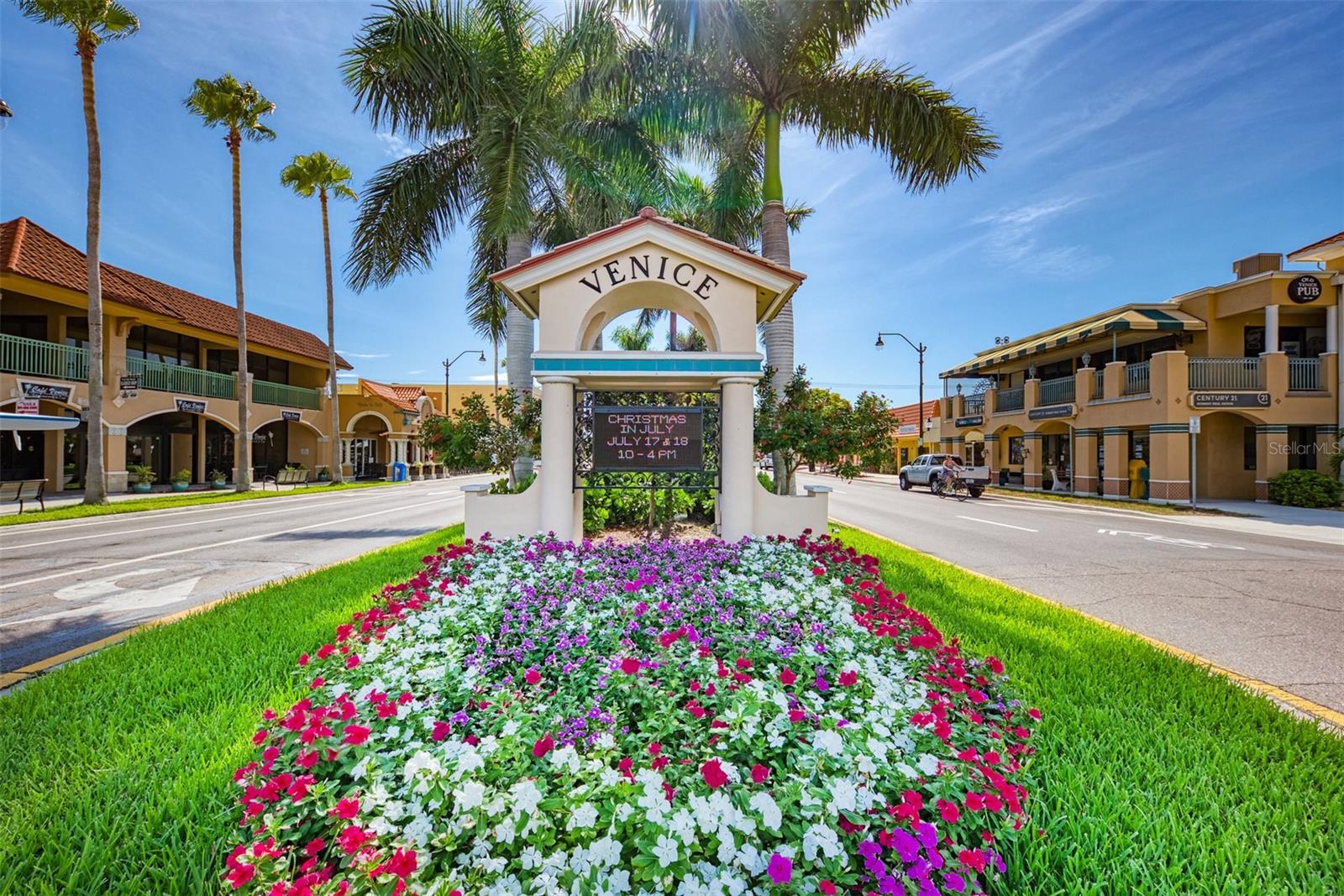 Image 38 of 51 For 927 Capri Isles Boulevard 5