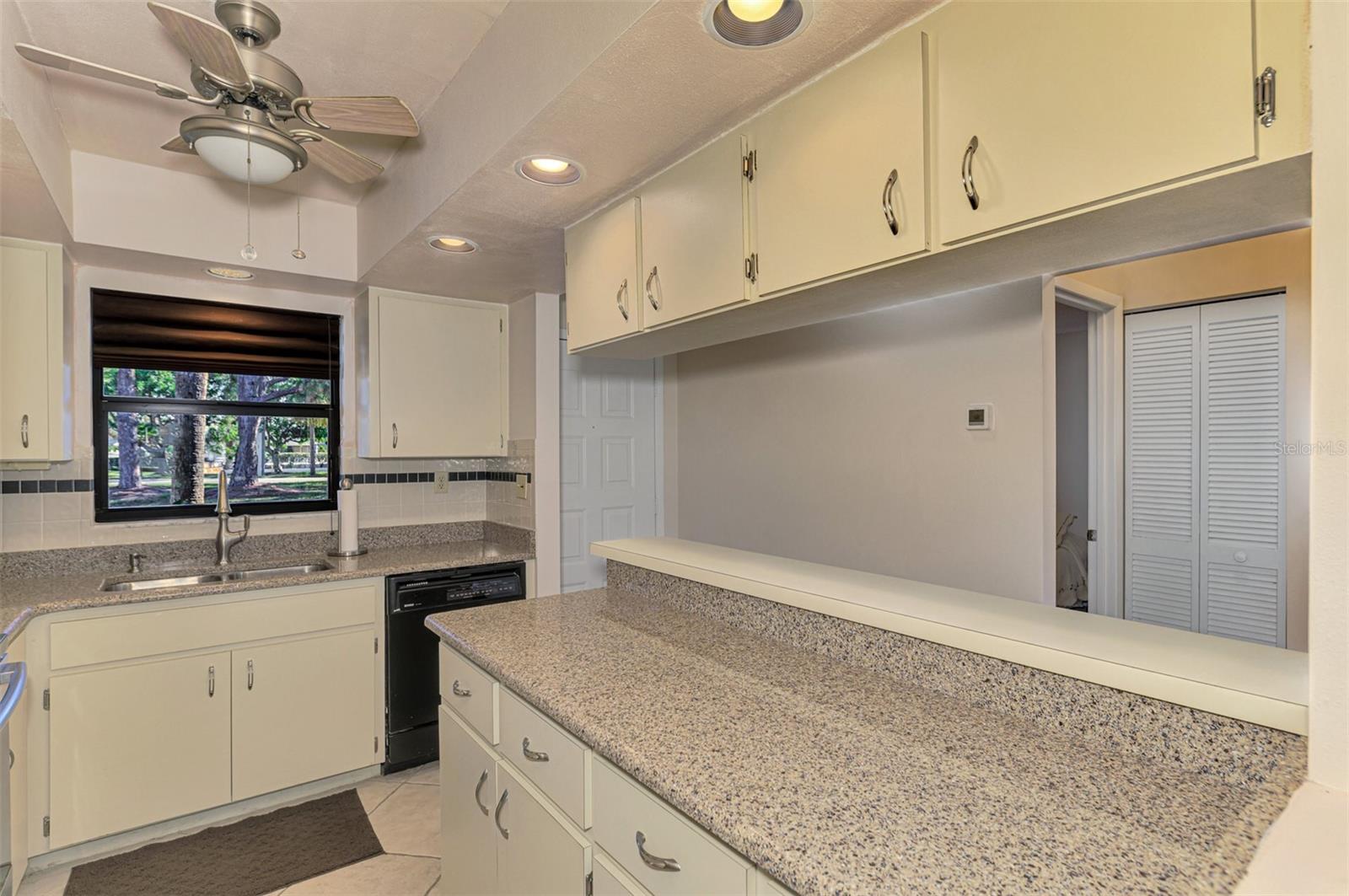 Image 8 of 51 For 927 Capri Isles Boulevard 5