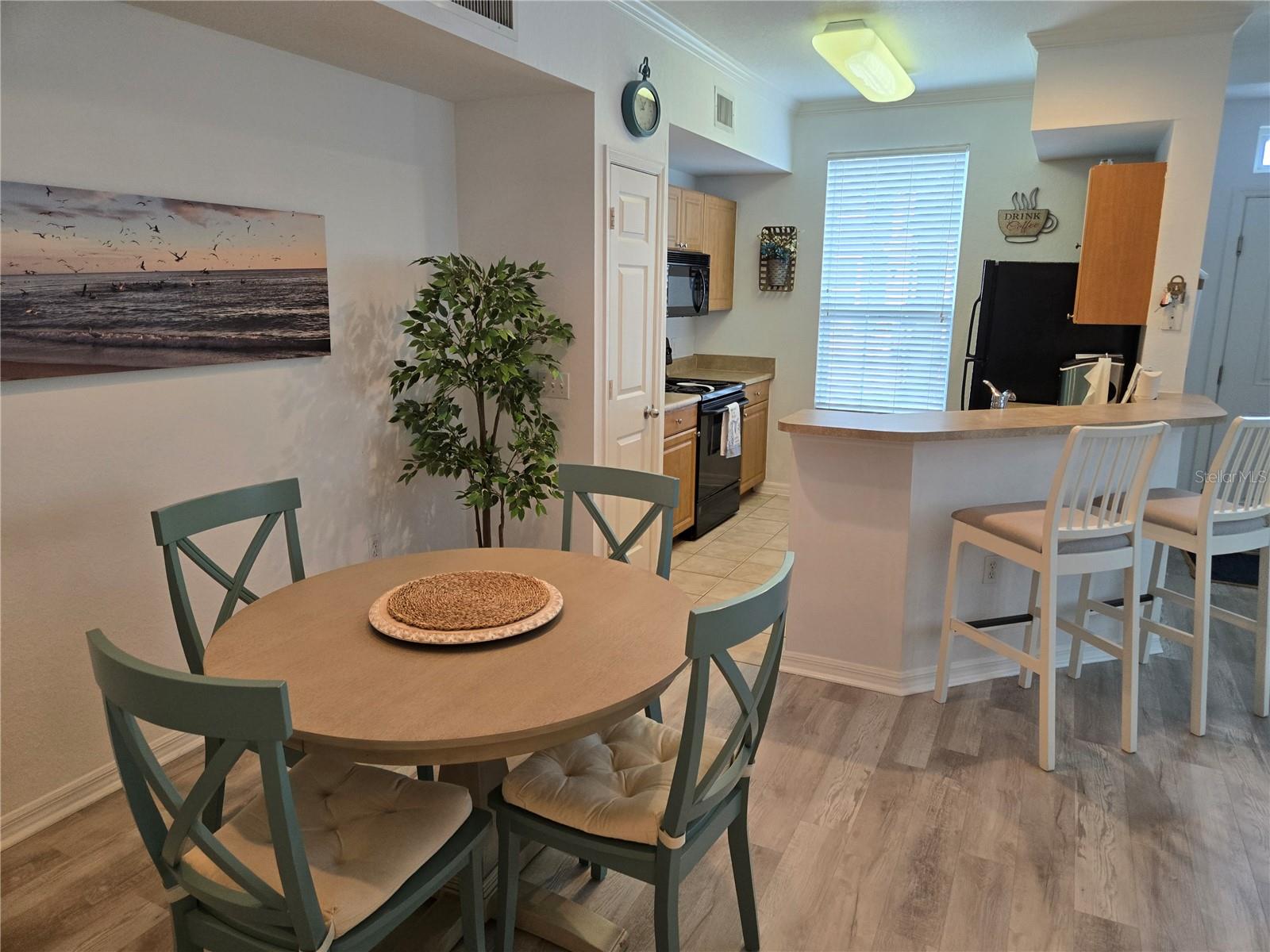 Image 2 of 7 For 5581 Rosehill Road 101