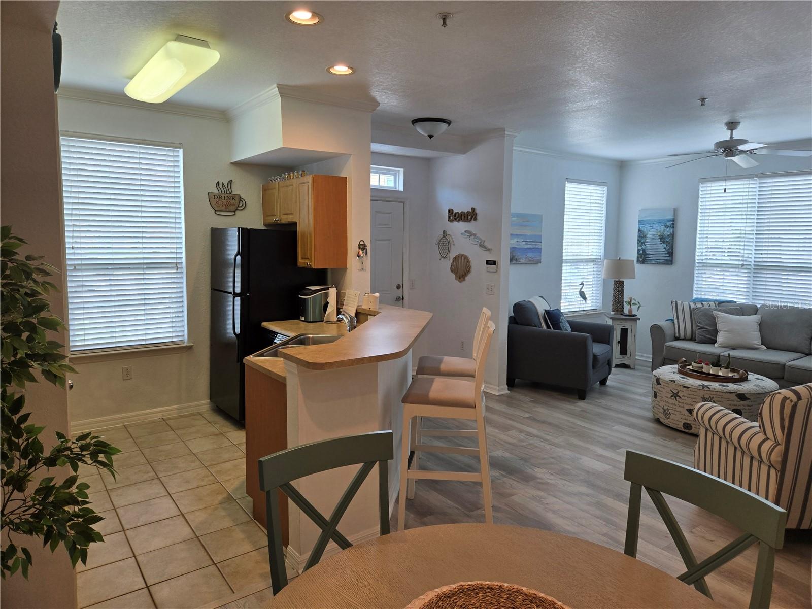 Image 3 of 7 For 5581 Rosehill Road 101