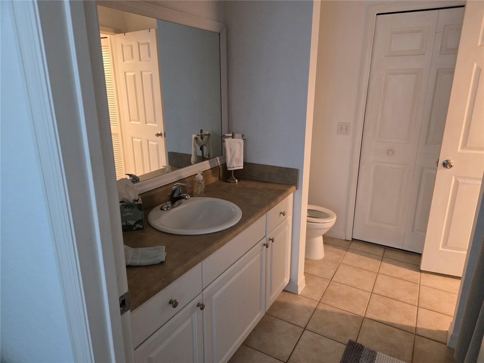 Image 5 of 7 For 5581 Rosehill Road 101