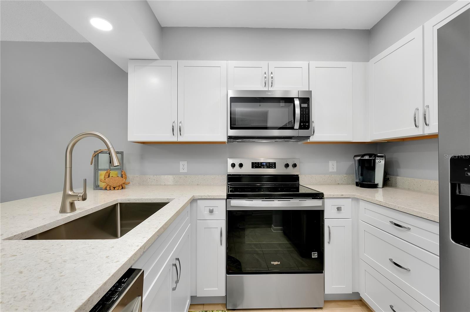 Image 11 of 47 For 650 Bird Bay Drive E 203