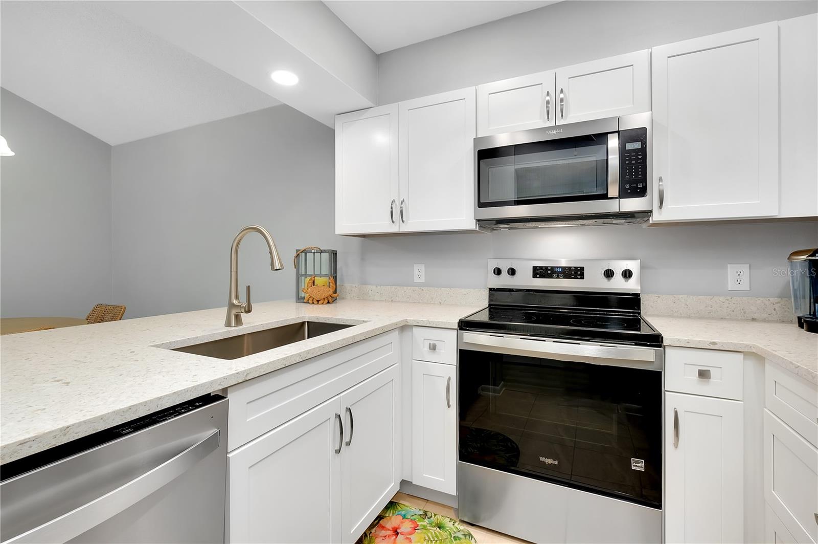 Image 14 of 47 For 650 Bird Bay Drive E 203