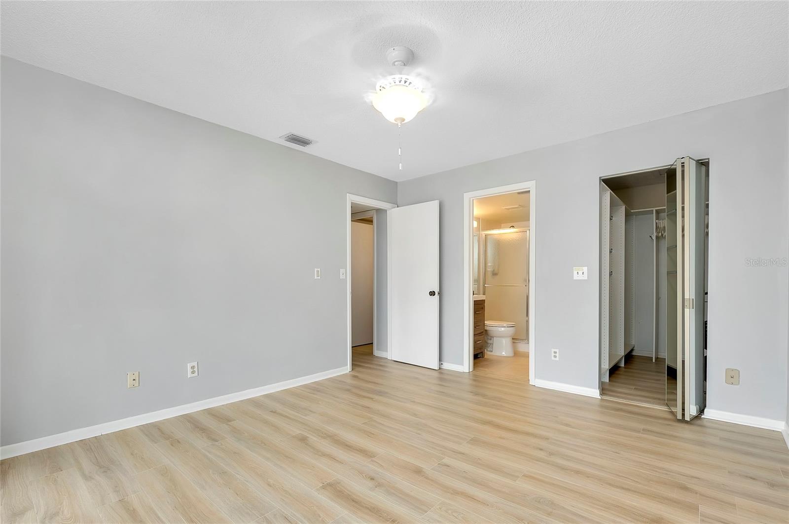 Image 15 of 47 For 650 Bird Bay Drive E 203