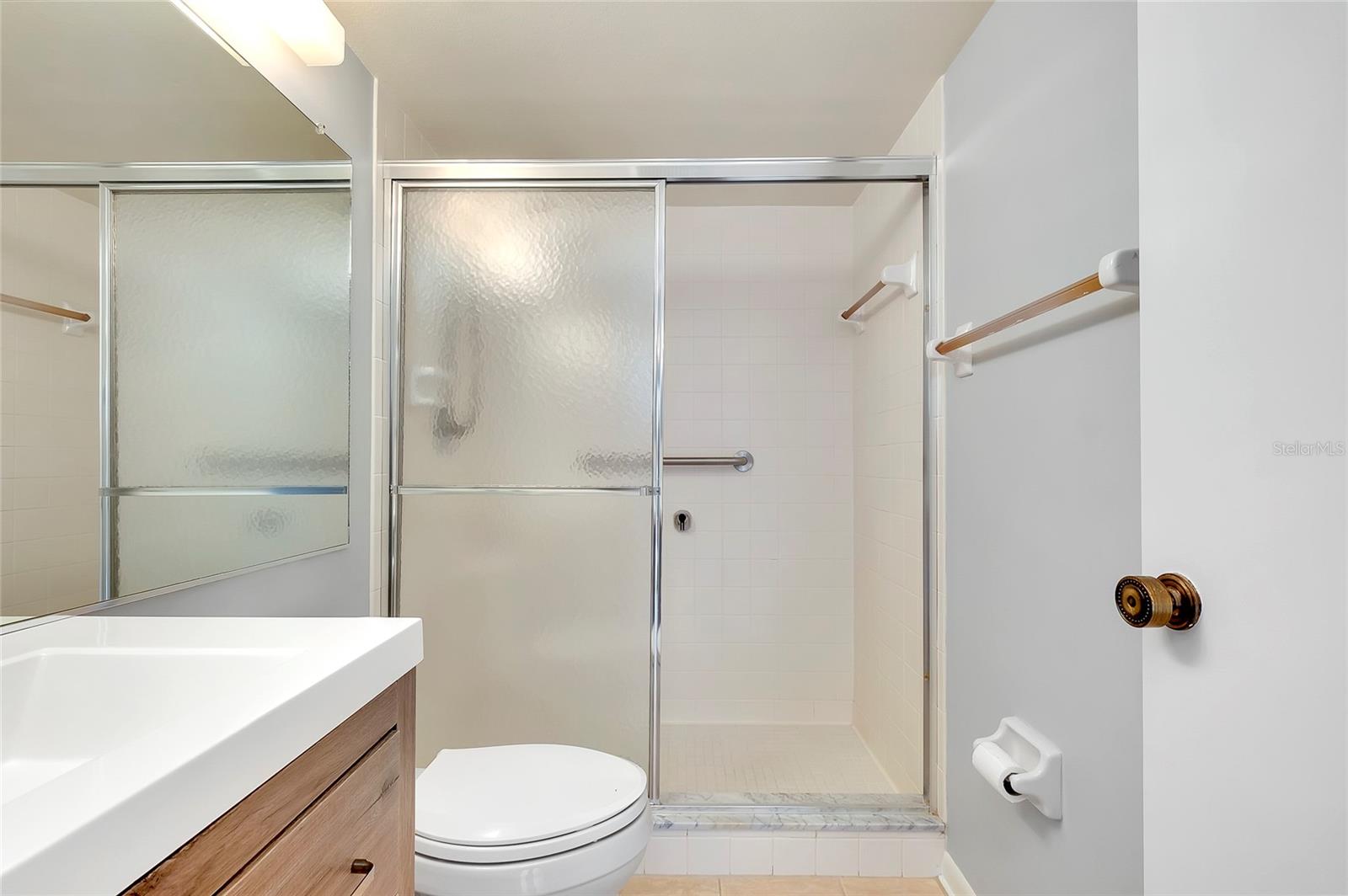 Image 20 of 47 For 650 Bird Bay Drive E 203