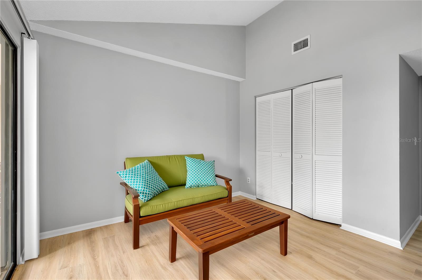 Image 23 of 47 For 650 Bird Bay Drive E 203