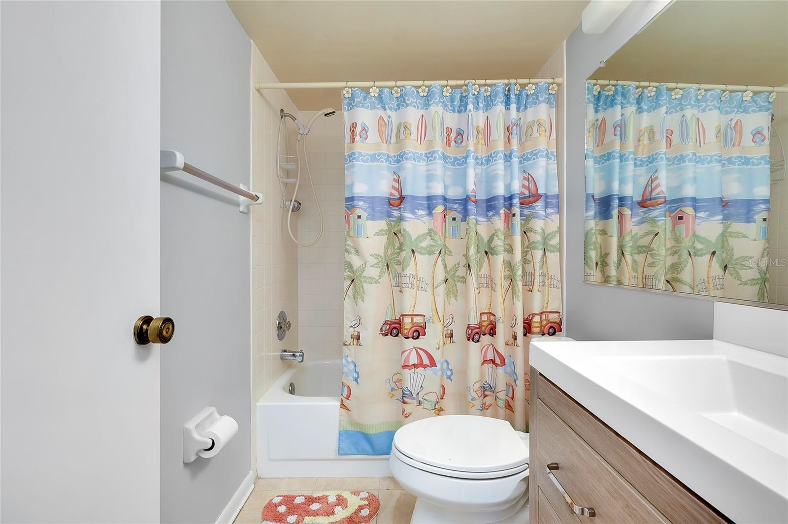 Image 25 of 47 For 650 Bird Bay Drive E 203