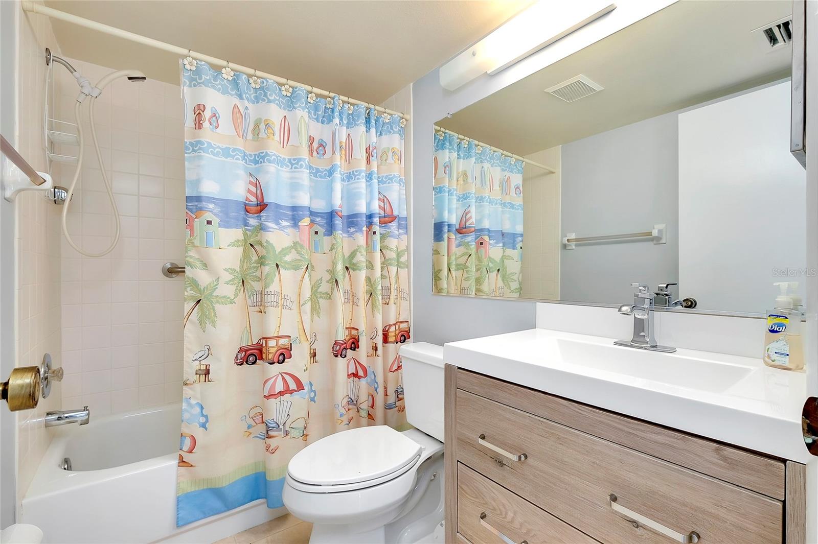 Image 26 of 47 For 650 Bird Bay Drive E 203