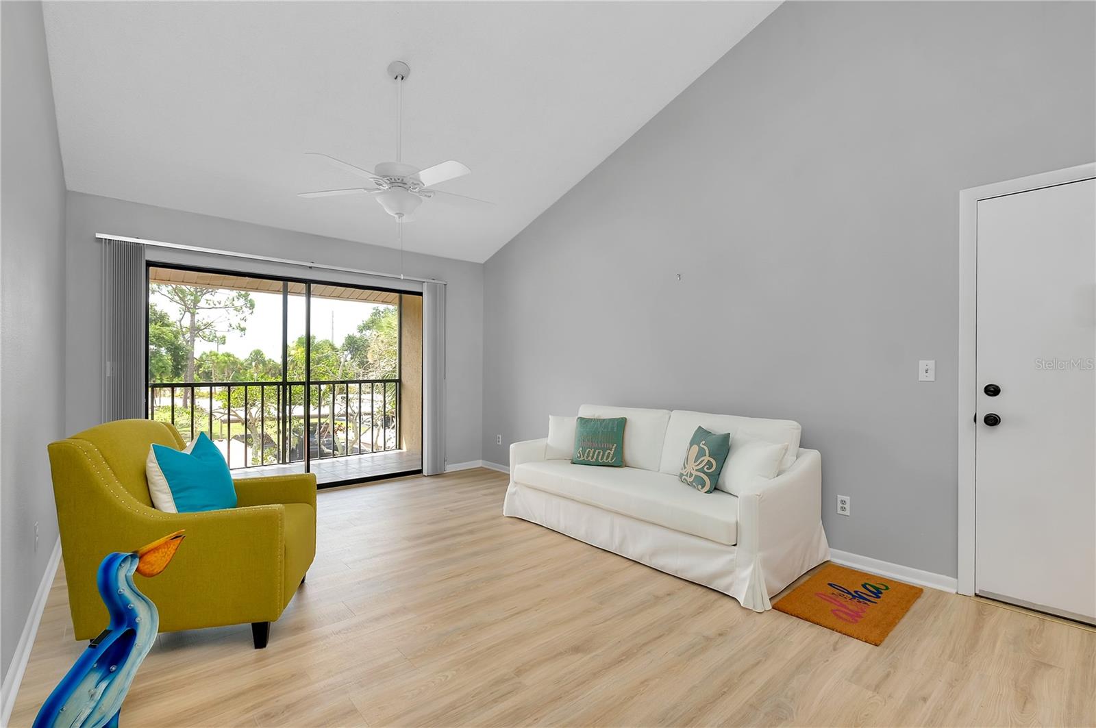 Image 4 of 47 For 650 Bird Bay Drive E 203