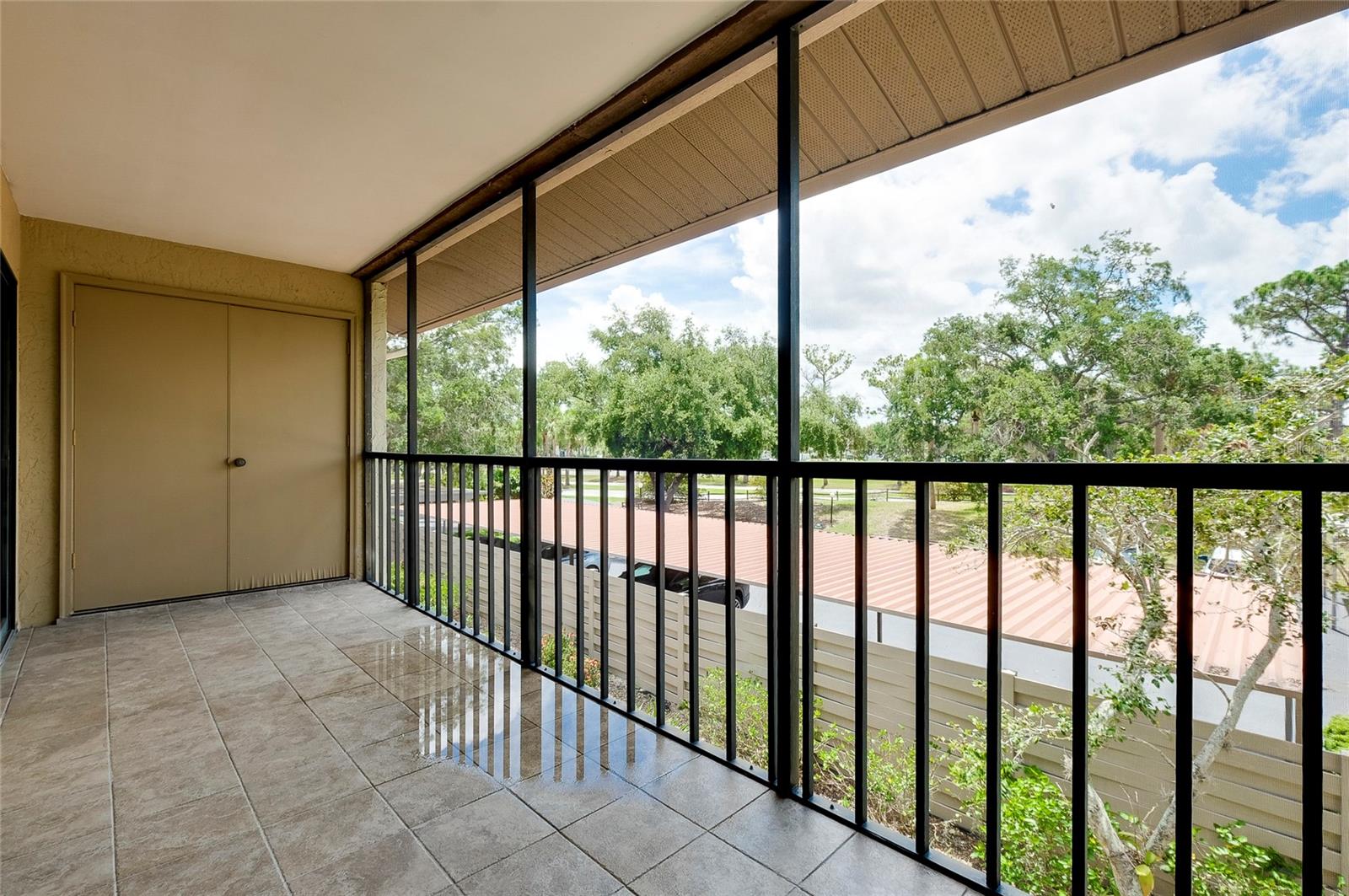 Image 5 of 47 For 650 Bird Bay Drive E 203