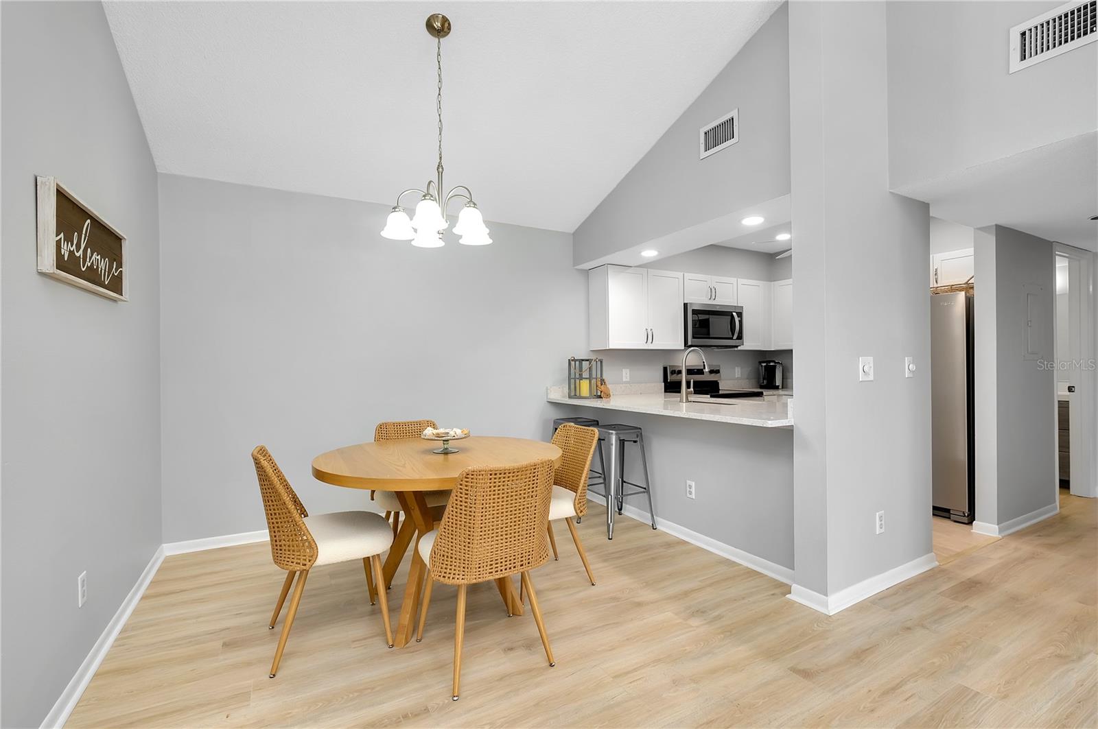 Image 9 of 47 For 650 Bird Bay Drive E 203