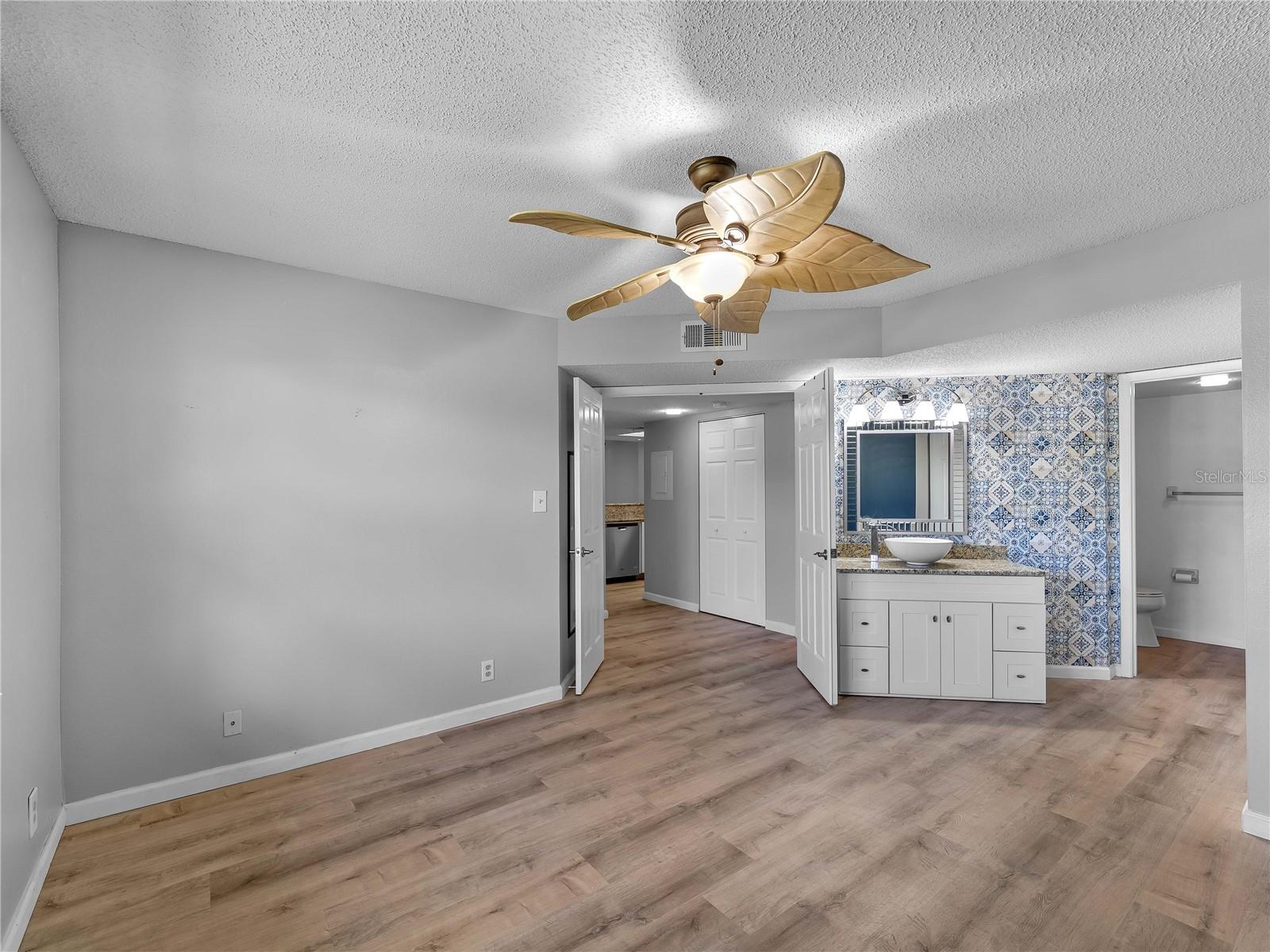 Image 13 of 18 For 19505 Quesada Avenue O204