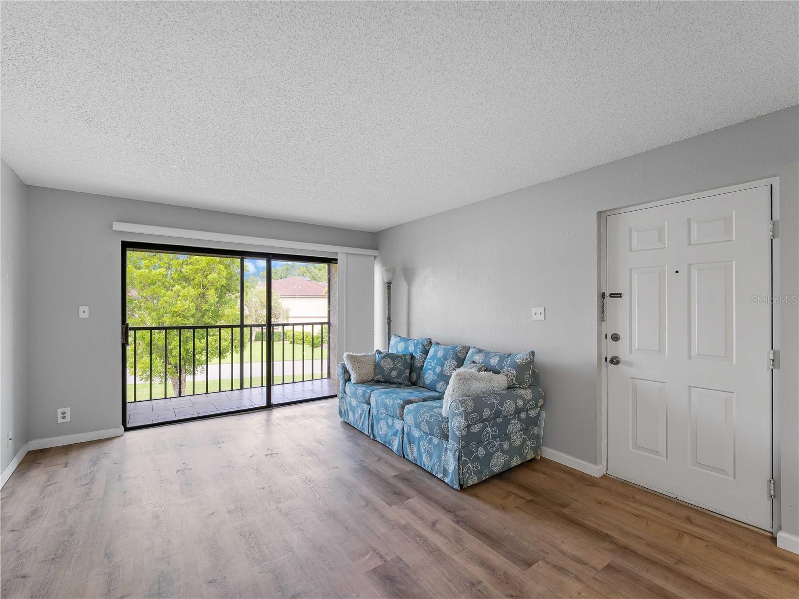 Image 4 of 18 For 19505 Quesada Avenue O204