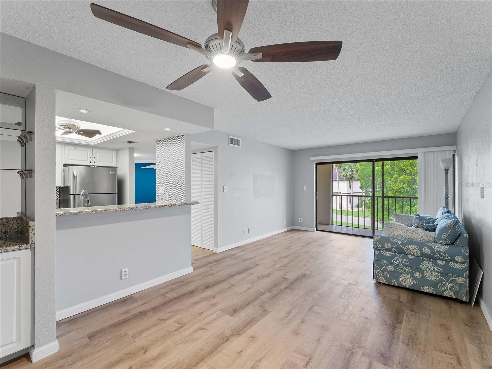 Image 5 of 18 For 19505 Quesada Avenue O204