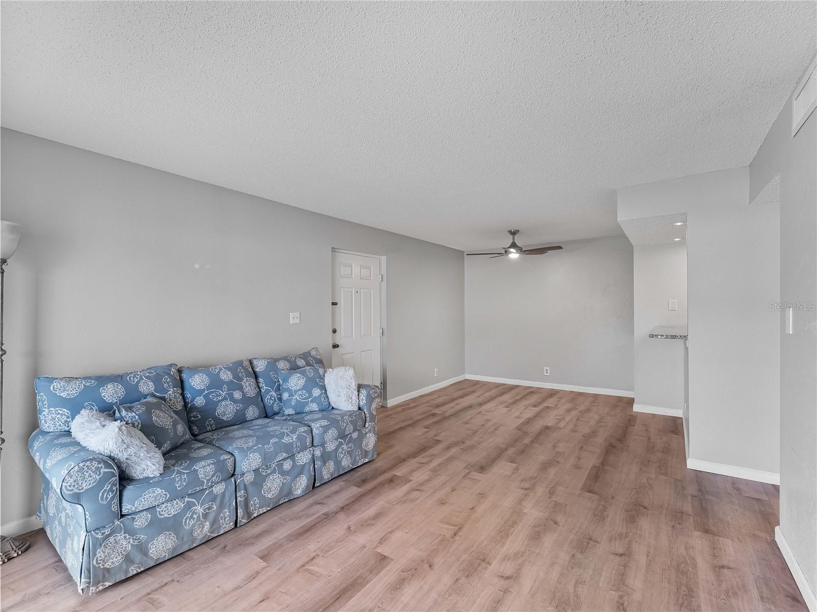 Image 6 of 18 For 19505 Quesada Avenue O204