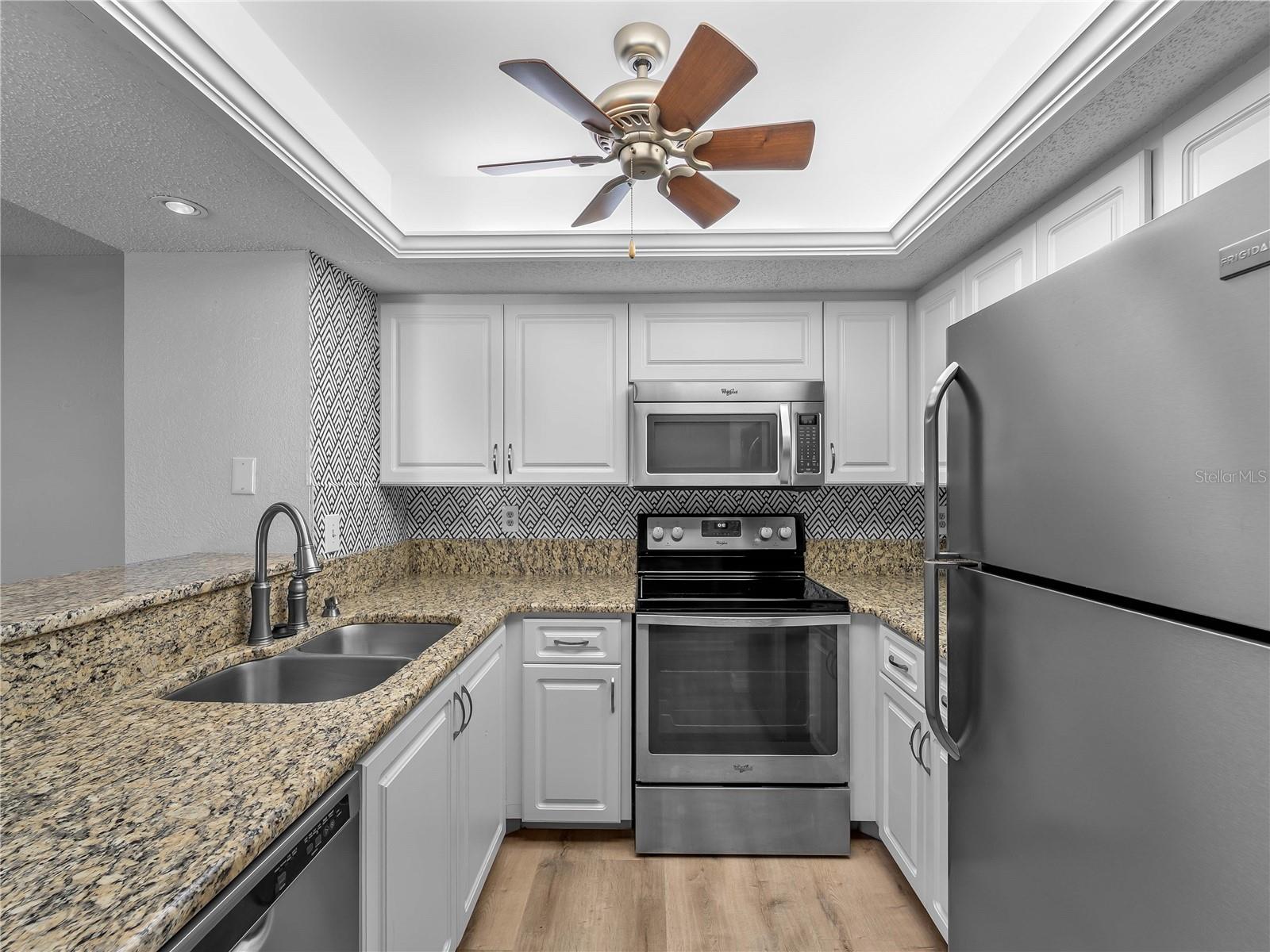 Image 8 of 18 For 19505 Quesada Avenue O204