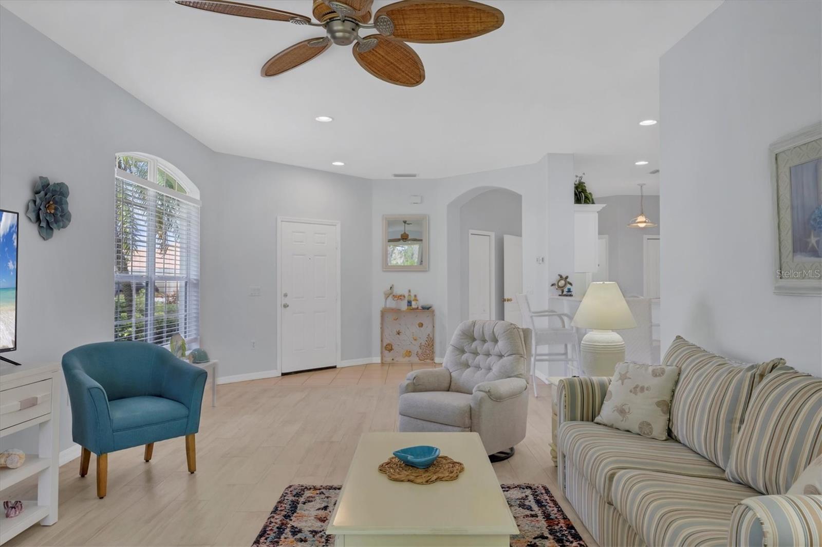 Image 14 of 68 For 4841 Whispering Oaks Drive