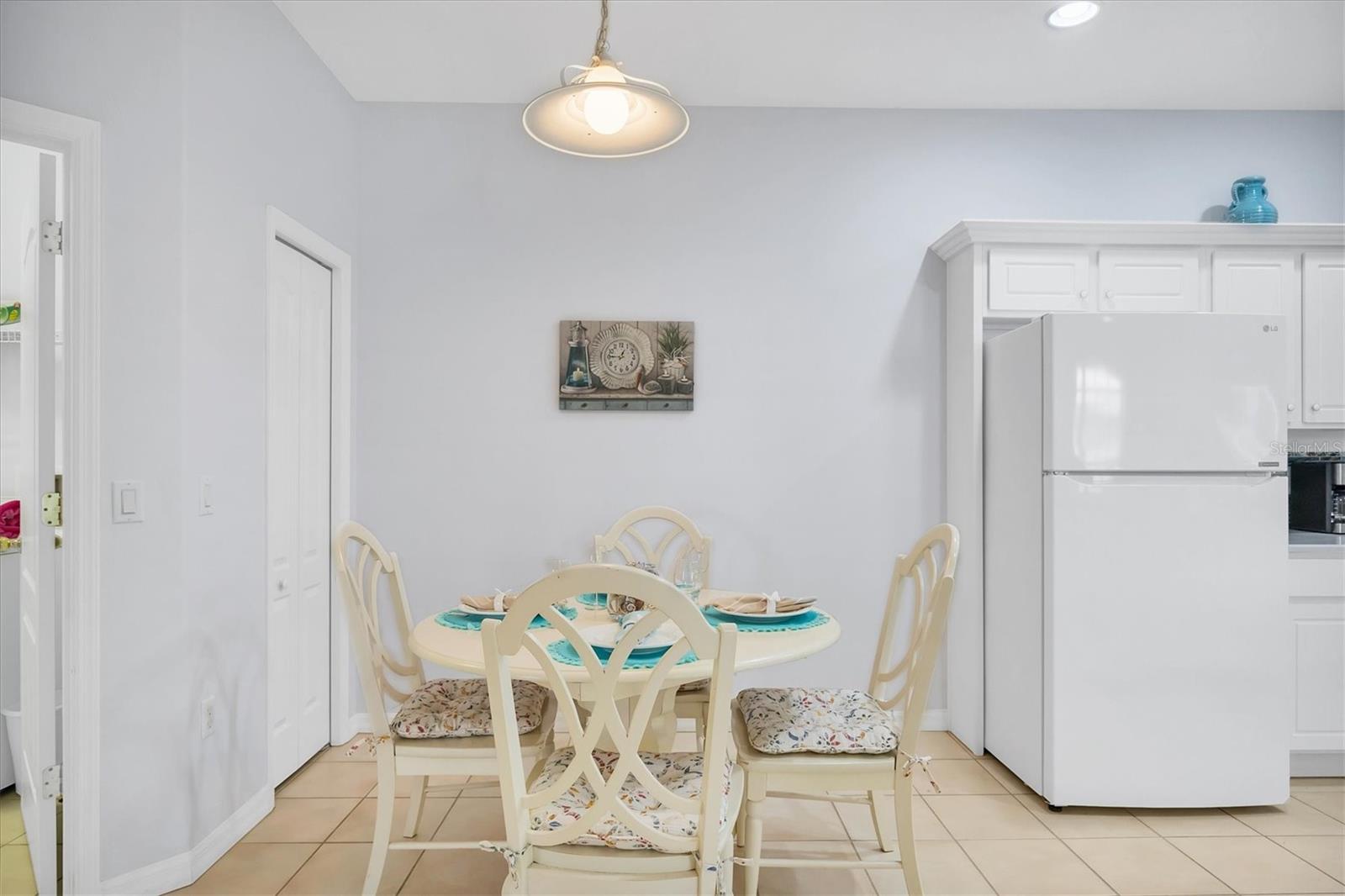 Image 19 of 68 For 4841 Whispering Oaks Drive