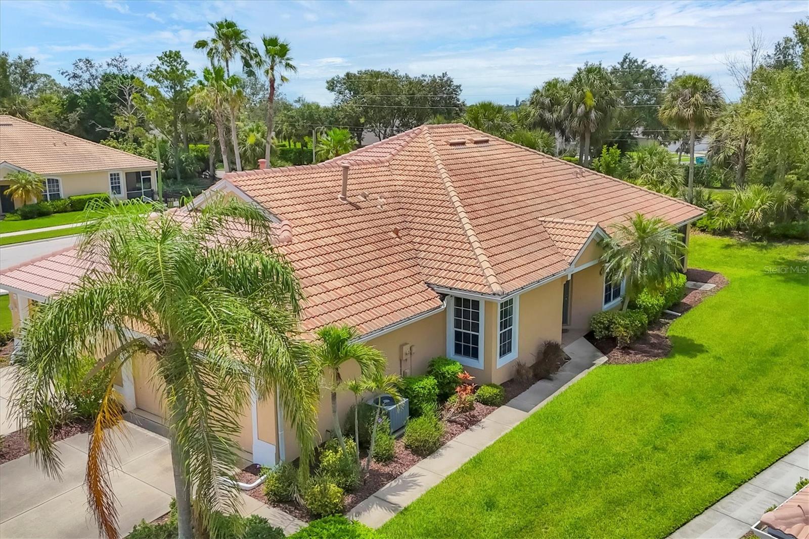 Image 4 of 68 For 4841 Whispering Oaks Drive