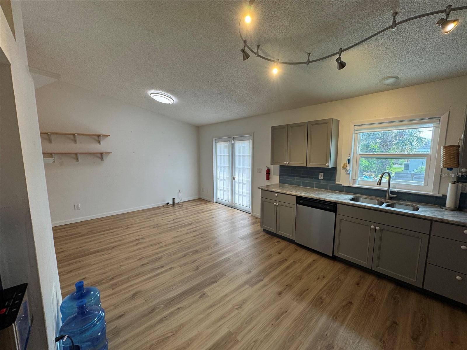 Image 5 of 26 For 1172 Kenisco Road
