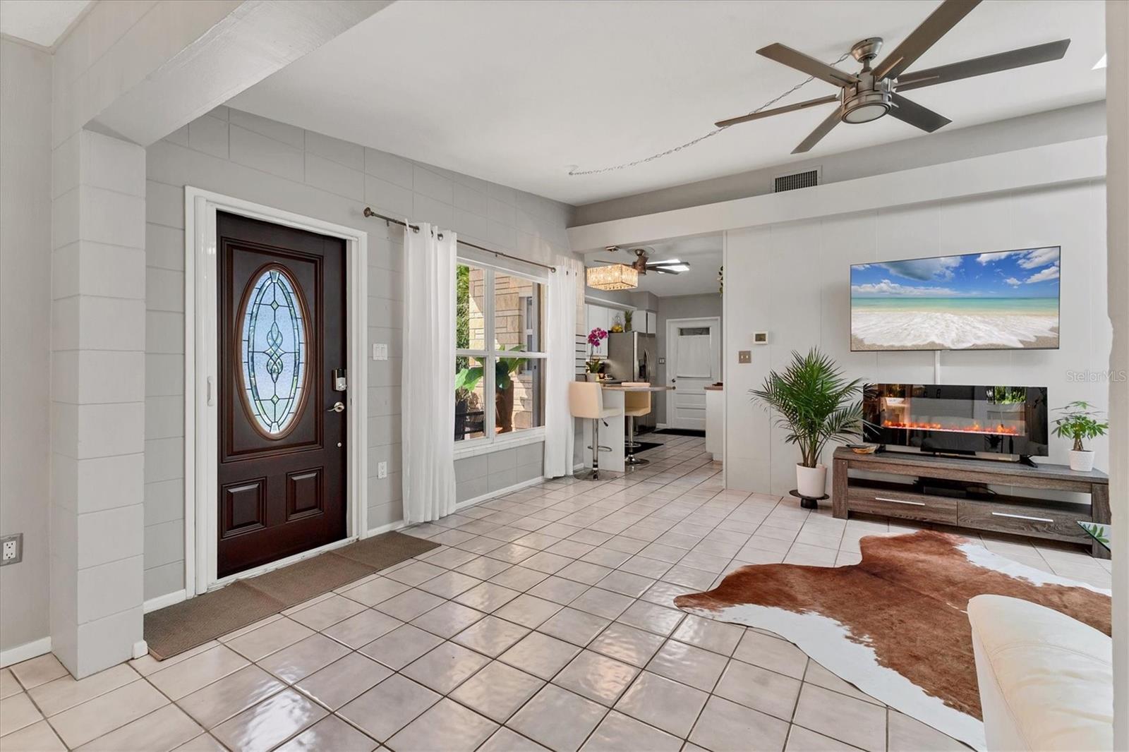 Image 7 of 48 For 636 Cadiz Road