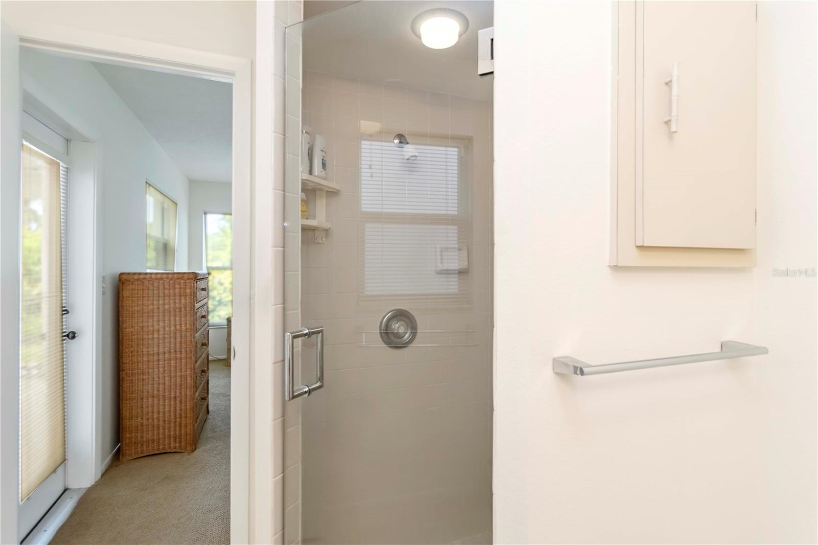 Image 22 of 38 For 804 Bayport Circle