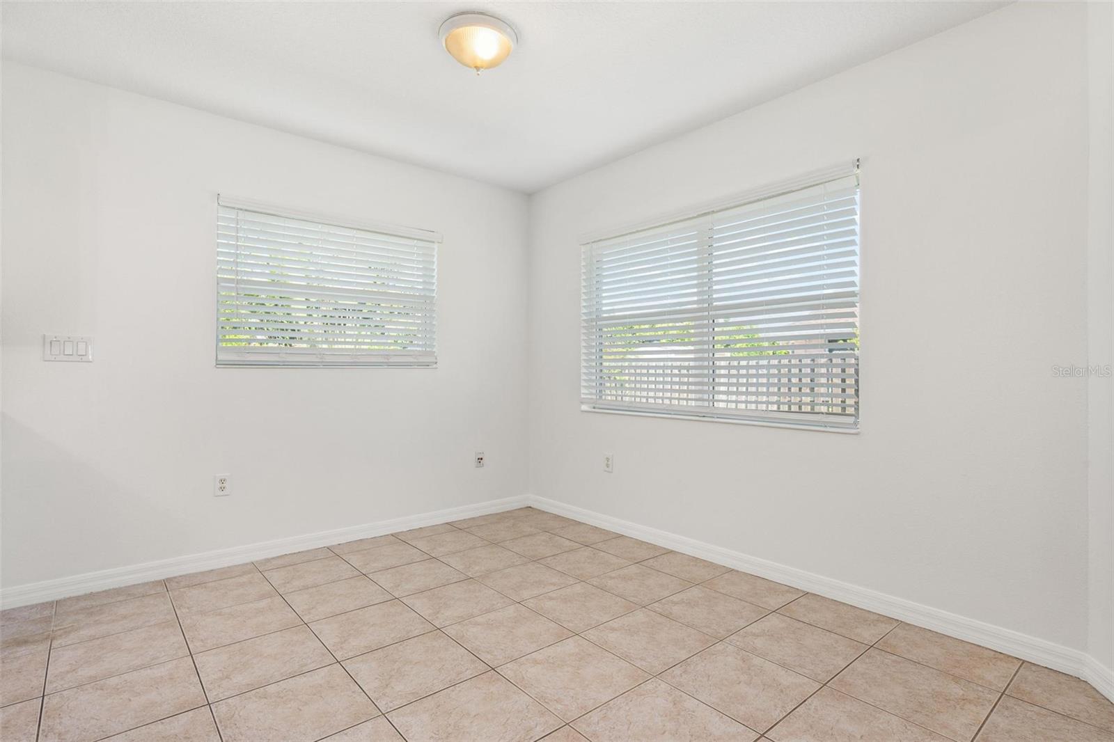 Image 15 of 34 For 662 Flamingo Road
