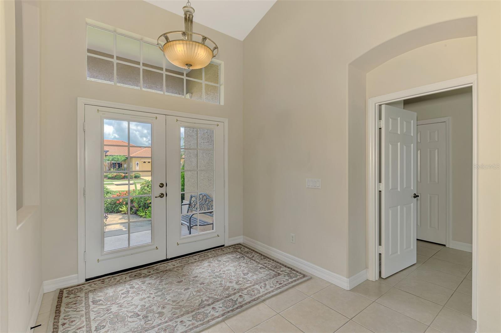 Image 10 of 55 For 104 La Palma Court
